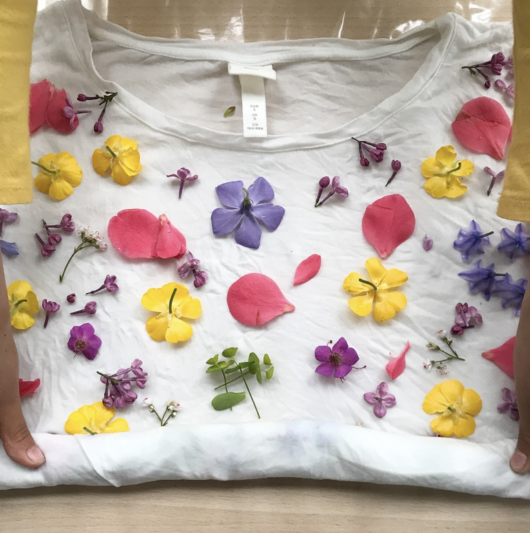Bundle Dyeing with Flowers Isabella Strambio Blog
