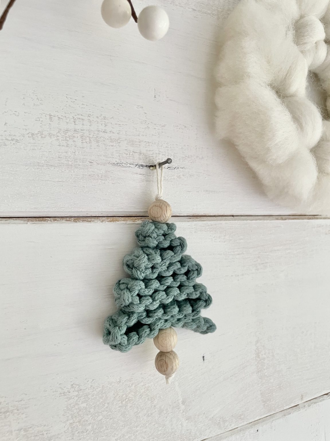 DIY Macrame Christmas tree decoration Isabella Strambio Blog