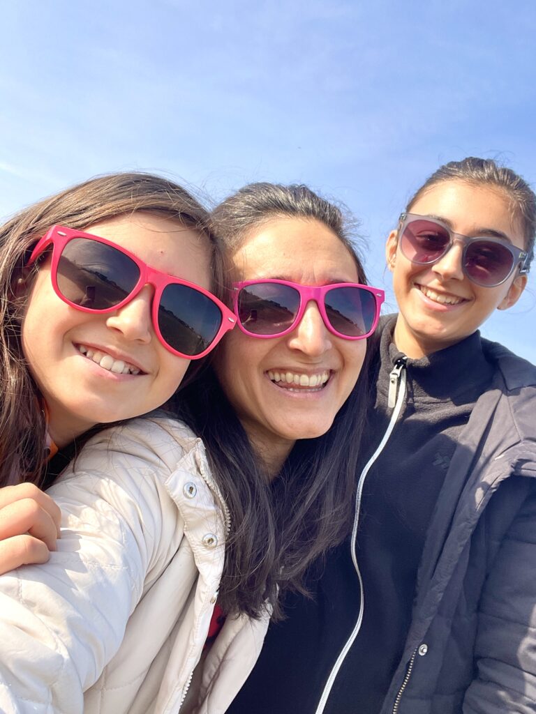 Isabella with her daughters in Sweden.